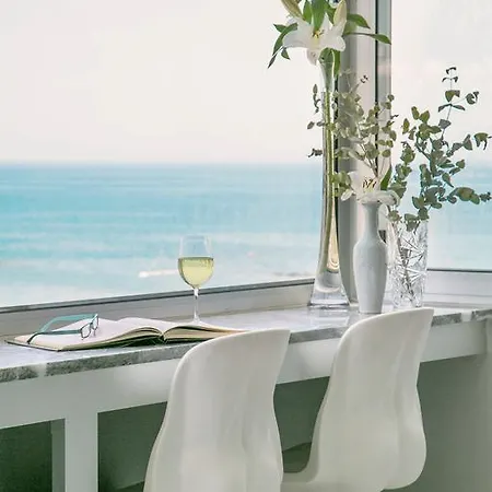 Koralli City Sea Business Suites